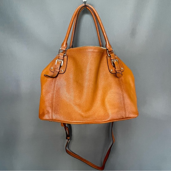 KATTEE large capacity shoulder bag with metal feet and buckle details - Picture 2 of 16